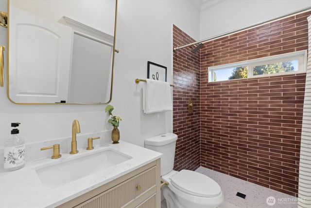 7908 S Lakeridge Drive, Seattle, WA 98178