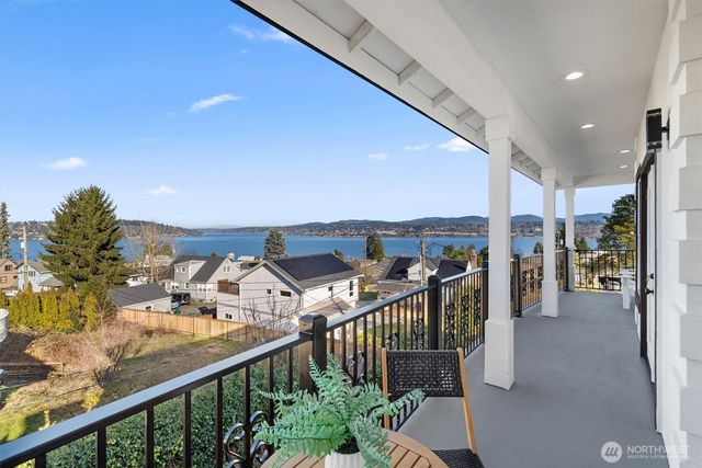 7908 S Lakeridge Drive, Seattle, WA 98178