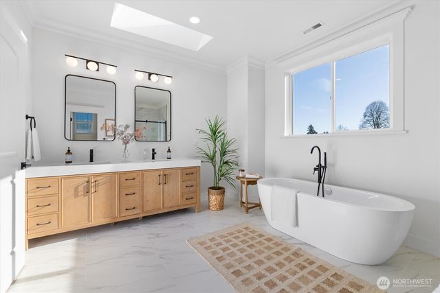 7908 S Lakeridge Drive, Seattle, WA 98178