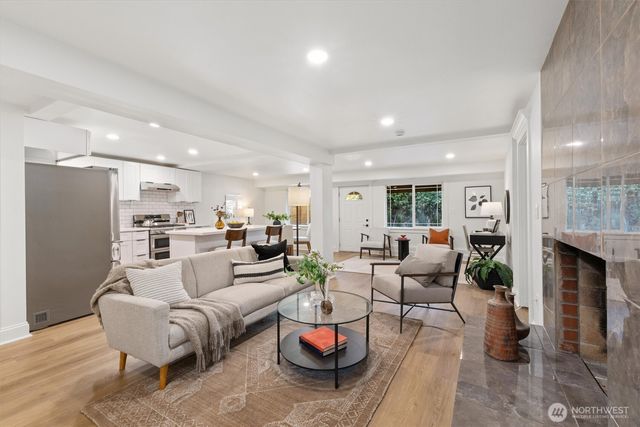 7908 S Lakeridge Drive, Seattle, WA 98178