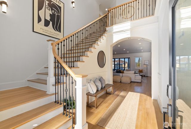 7908 S Lakeridge Drive, Seattle, WA 98178