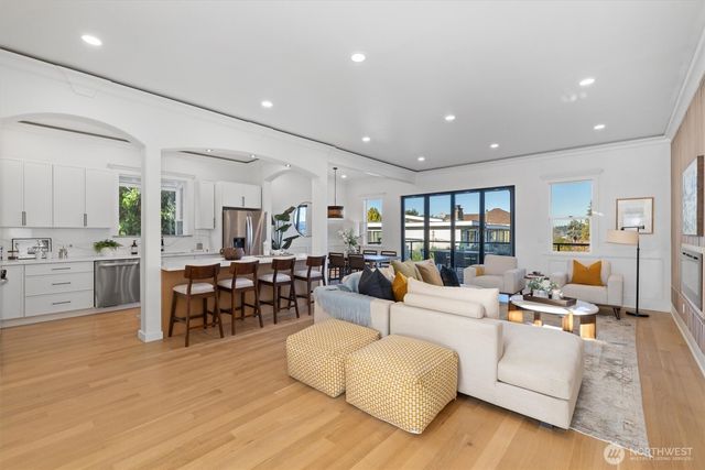 7908 S Lakeridge Drive, Seattle, WA 98178