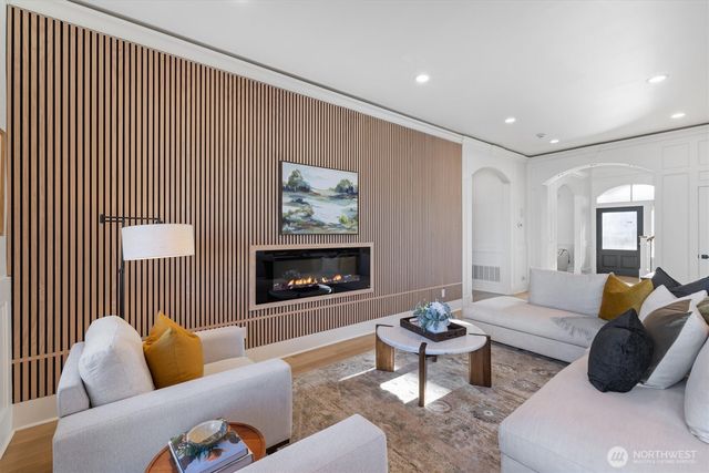 7908 S Lakeridge Drive, Seattle, WA 98178