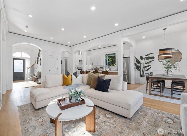 7908 S Lakeridge Drive, Seattle, WA 98178