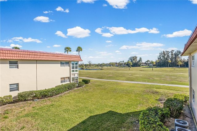 55 Woodland Drive 203, Vero Beach, FL 32962