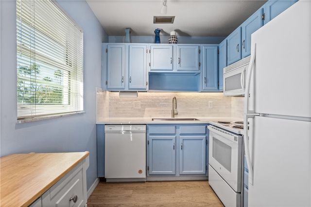 55 Woodland Drive 203, Vero Beach, FL 32962