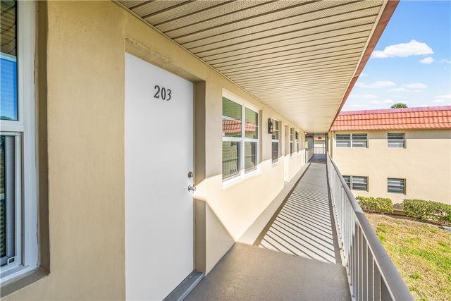 55 Woodland Drive 203, Vero Beach, FL 32962