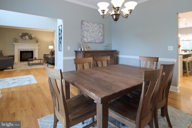 100 LOIS LN, State College, PA 16801