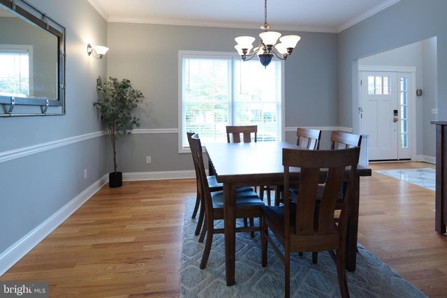 100 LOIS LN, State College, PA 16801