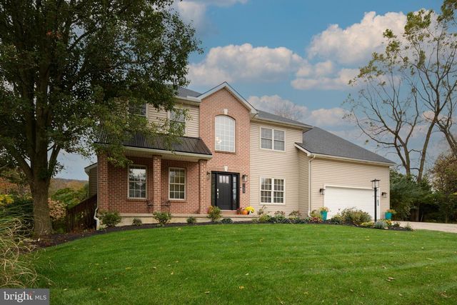 100 LOIS LN, State College, PA 16801