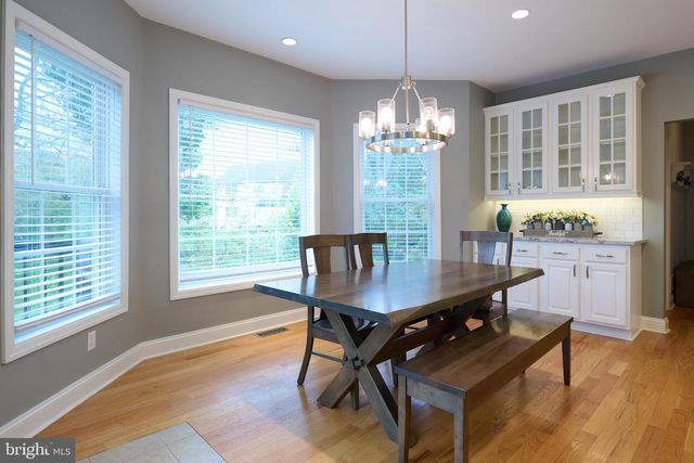 100 LOIS LN, State College, PA 16801