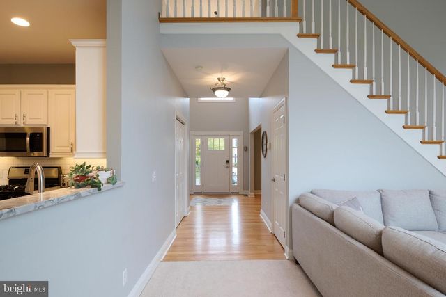 100 LOIS LN, State College, PA 16801