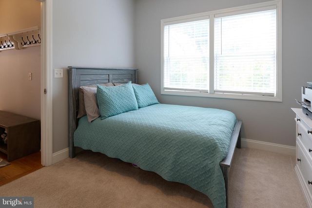 100 LOIS LN, State College, PA 16801