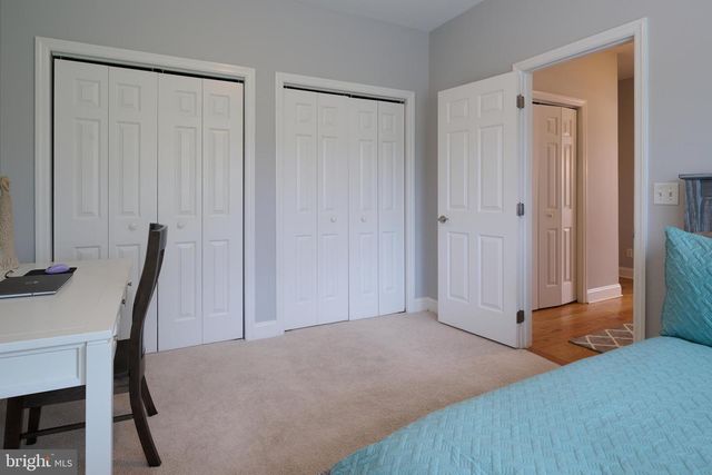 100 LOIS LN, State College, PA 16801