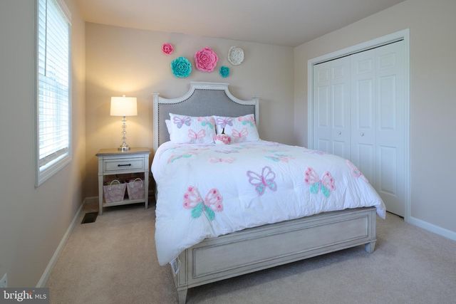 100 LOIS LN, State College, PA 16801