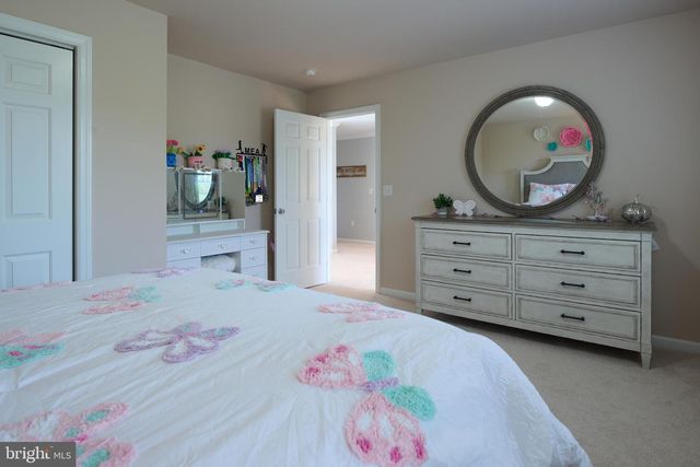 100 LOIS LN, State College, PA 16801