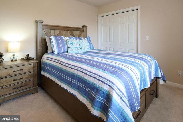 100 LOIS LN, State College, PA 16801