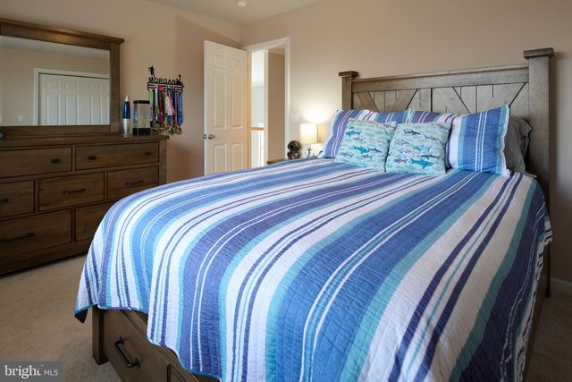 100 LOIS LN, State College, PA 16801