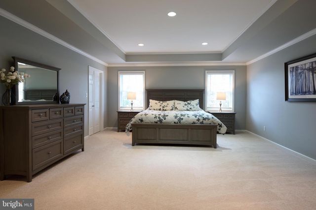 100 LOIS LN, State College, PA 16801