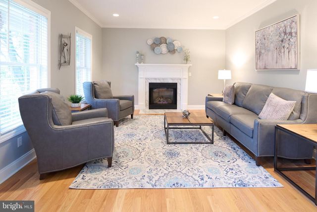 100 LOIS LN, State College, PA 16801