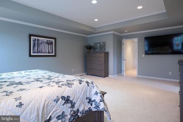 100 LOIS LN, State College, PA 16801