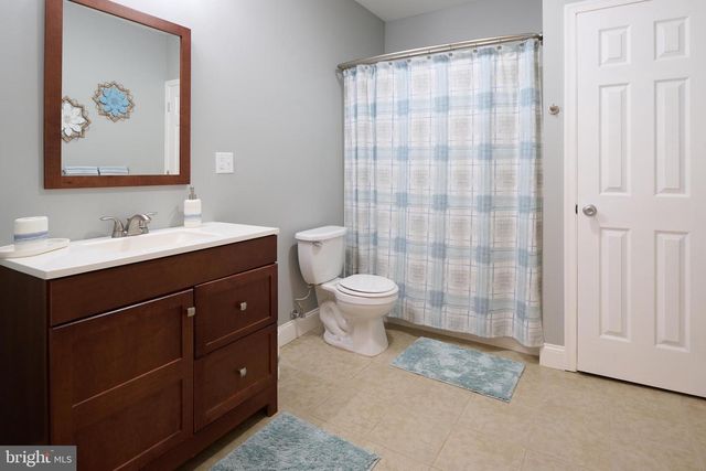 100 LOIS LN, State College, PA 16801