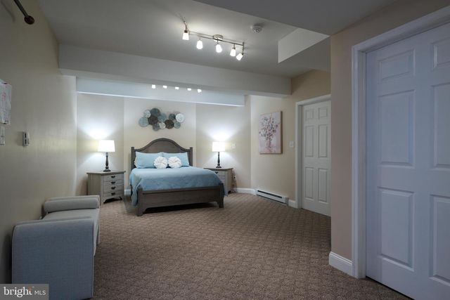 100 LOIS LN, State College, PA 16801