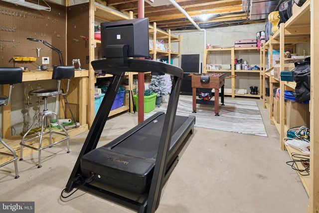 100 LOIS LN, State College, PA 16801