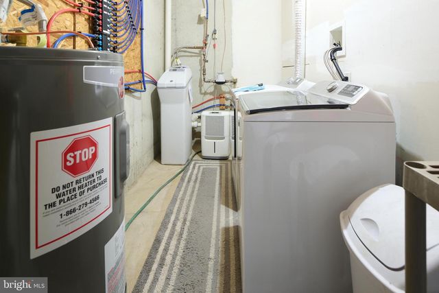 100 LOIS LN, State College, PA 16801