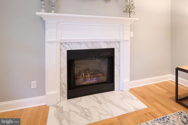 100 LOIS LN, State College, PA 16801