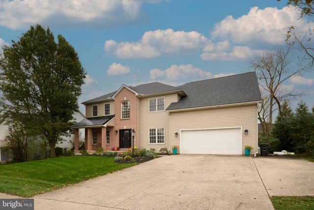 100 LOIS LN, State College, PA 16801