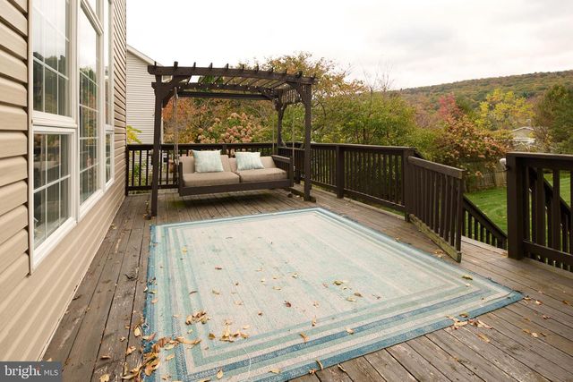 100 LOIS LN, State College, PA 16801