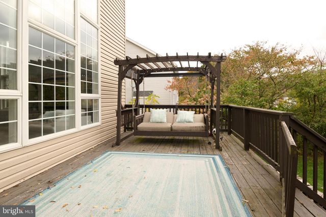 100 LOIS LN, State College, PA 16801