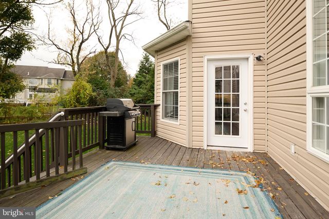 100 LOIS LN, State College, PA 16801