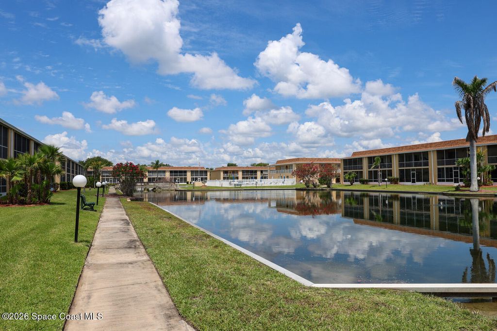 2135 N Courtenay Parkway 211, Merritt Island, FL 32953