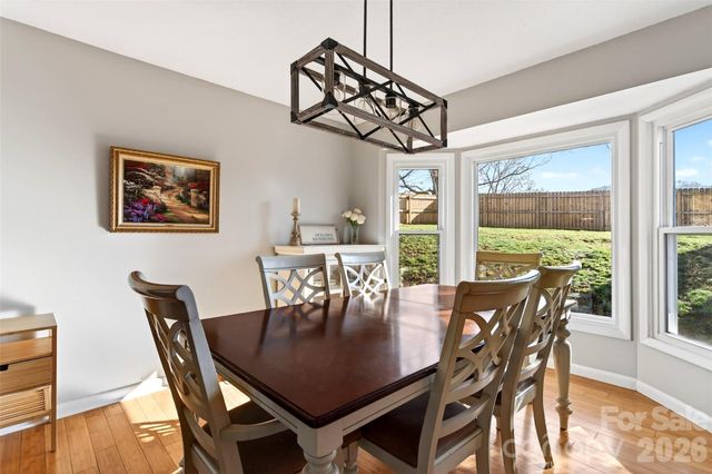 102 Charles Ridge Road, Asheville, NC 28805