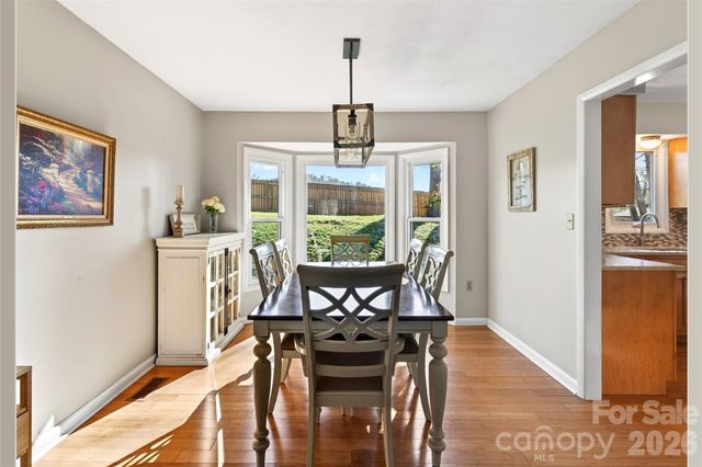 102 Charles Ridge Road, Asheville, NC 28805