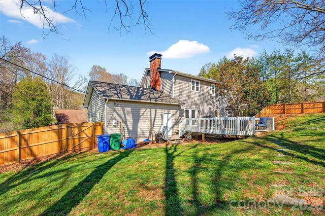 102 Charles Ridge Road, Asheville, NC 28805