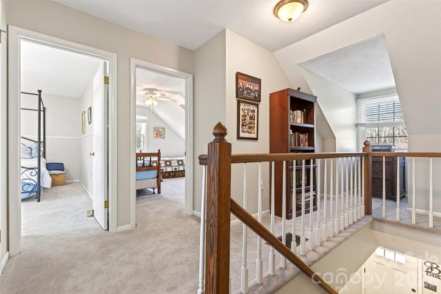 102 Charles Ridge Road, Asheville, NC 28805