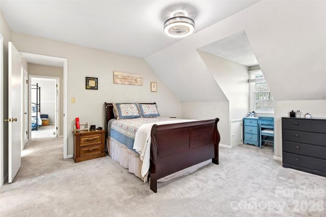 102 Charles Ridge Road, Asheville, NC 28805