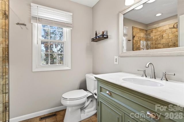 102 Charles Ridge Road, Asheville, NC 28805
