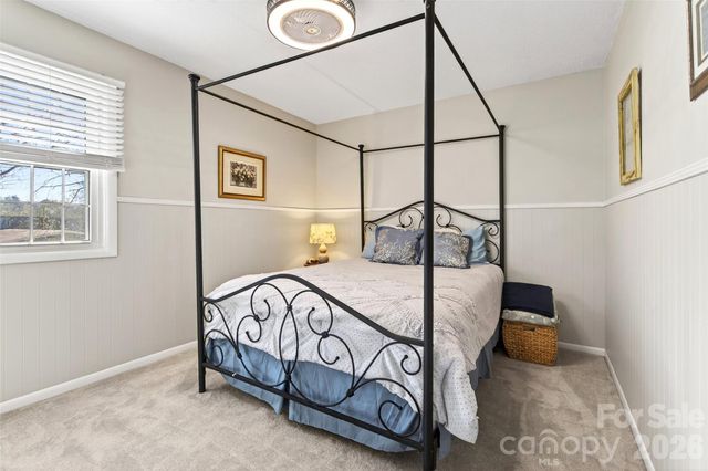 102 Charles Ridge Road, Asheville, NC 28805