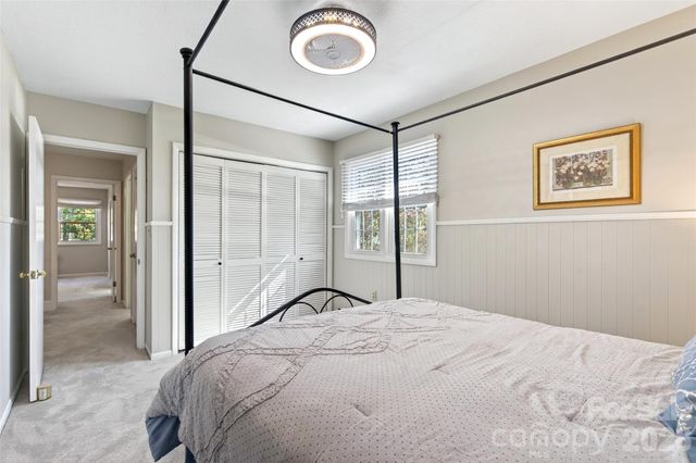 102 Charles Ridge Road, Asheville, NC 28805