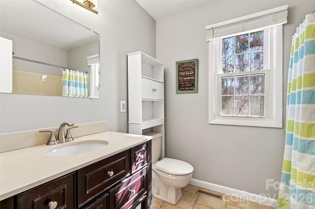 102 Charles Ridge Road, Asheville, NC 28805