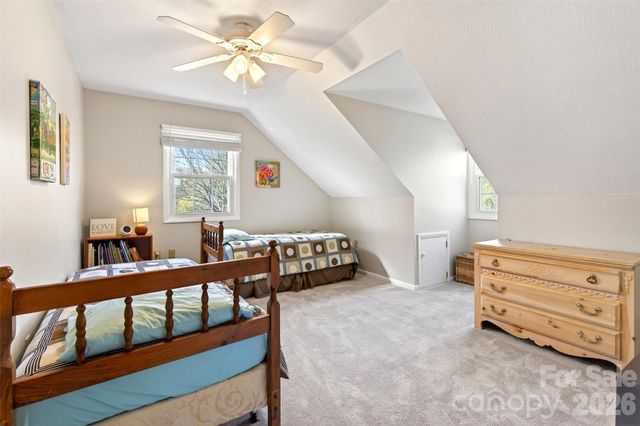 102 Charles Ridge Road, Asheville, NC 28805