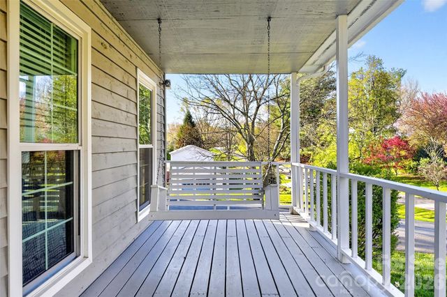 102 Charles Ridge Road, Asheville, NC 28805