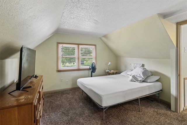 1824 Maple Street, Des Moines, IA 50316