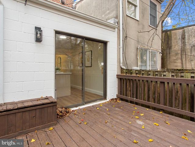 322 S POPPLETON ST, Baltimore, MD 21230