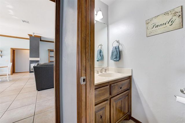 3412 NE Southridge Lane, Piedmont, OK 73078