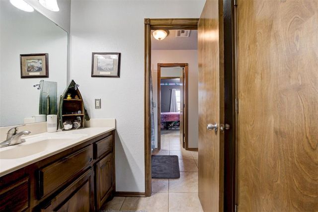 3412 NE Southridge Lane, Piedmont, OK 73078